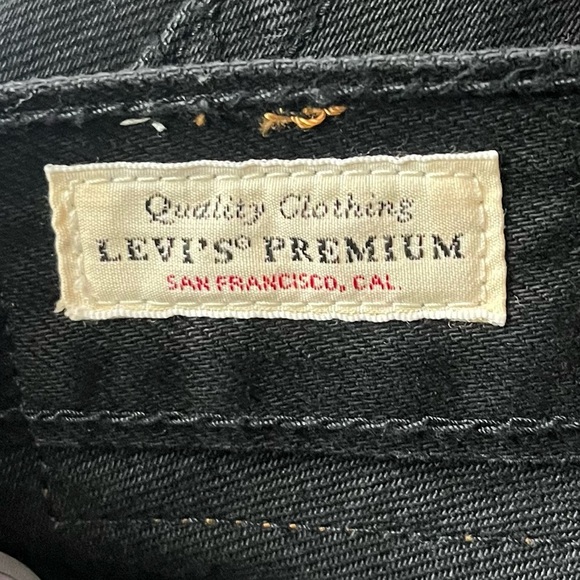 Levi’s • Black High Loose Flare Jeans - Picture 9 of 10